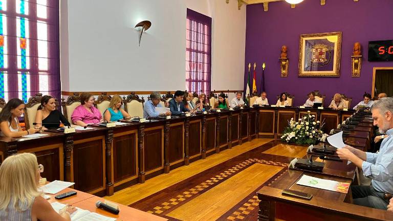 El PP denuncia que el alcalde de Jaén “antepone sus vacaciones” al pago puntual del Patronato de Deportes El PP denuncia que el alcalde de Jaén “antepone sus vacaciones” al pago puntual del Patronato de Deportes