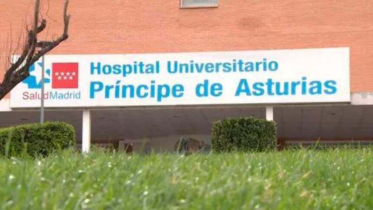 Muere un enfermero tras ser degollado por un compañero en el Hospital de Alcalá de Henares Muere un enfermero tras ser degollado por un compañero en el Hospital de Alcalá de Henares