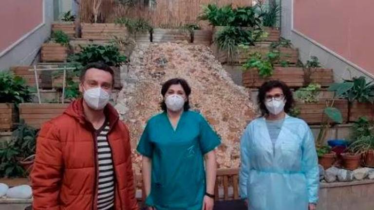 El PSOE de Huelma alerta de que el alcalde visita la residencia de mayores en una actitud irresponsable El PSOE de Huelma alerta de que el alcalde visita la residencia de mayores en una actitud irresponsable