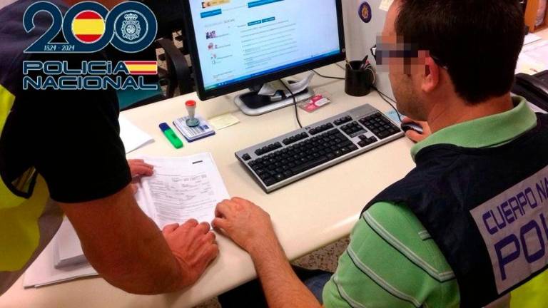 Detenidos en Granada tres empresarios agrícolas por explotación laboral de inmigrantes Detenidos en Granada tres empresarios agrícolas por explotación laboral de inmigrantes