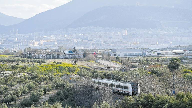 Solo cuatro sanitarios viajan gratis en Renfe desde Jaén