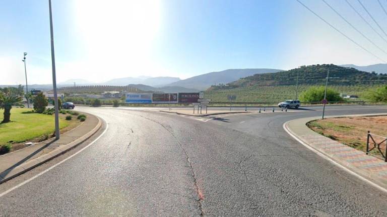 Aparatosa colisión con un herido en Jaén capital Aparatosa colisión con un herido en Jaén capital