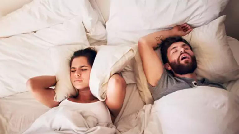 Qué hacer si una persona ronca y no te deja dormir: ¿cuándo puede ser una enfermedad? Qué hacer si una persona ronca y no te deja dormir: ¿cuándo puede ser una enfermedad?