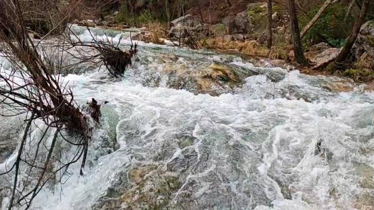 Agua Guadalquivir arriba para volar con todos los sentidos y con buena música Agua Guadalquivir arriba para volar con todos los sentidos y con buena música