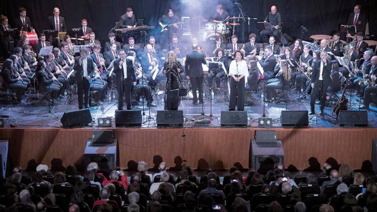 Mocedades puso sinfónica a la ciudad monumental Mocedades puso sinfónica a la ciudad monumental