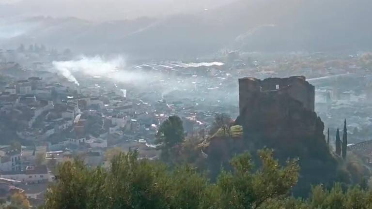 Los primeros rayos del sol despiertan al pueblo de Huelma Los primeros rayos del sol despiertan al pueblo de Huelma
