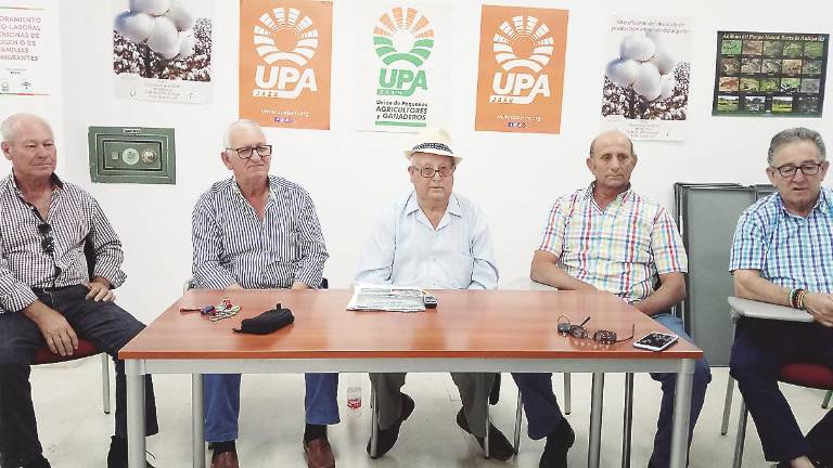 Afectados piden la dimisión del presidente de la CHG Afectados piden la dimisión del presidente de la CHG