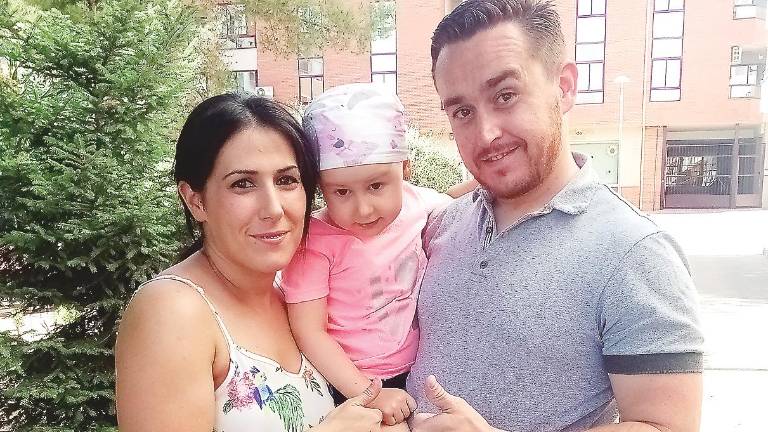 Dos padres, abanderados de la donación de médula ósea Dos padres, abanderados de la donación de médula ósea