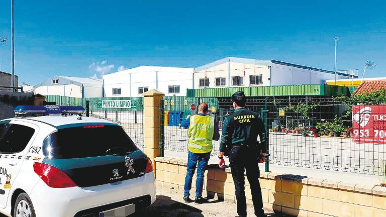 Dos detenidos por robar en el punto limpio en seis ocasiones Dos detenidos por robar en el punto limpio en seis ocasiones