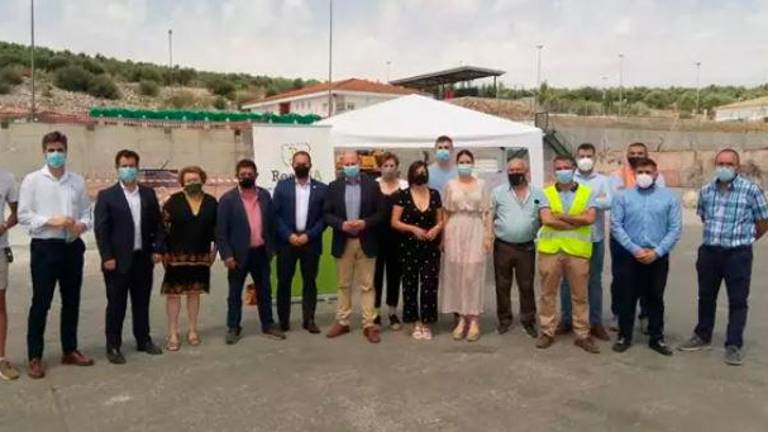 Nueva planta de Ibros podrá tratar 11.000 toneladas de envases ligeros y 12.500 de papel-cartón al año Nueva planta de Ibros podrá tratar 11.000 toneladas de envases ligeros y 12.500 de papel-cartón al año