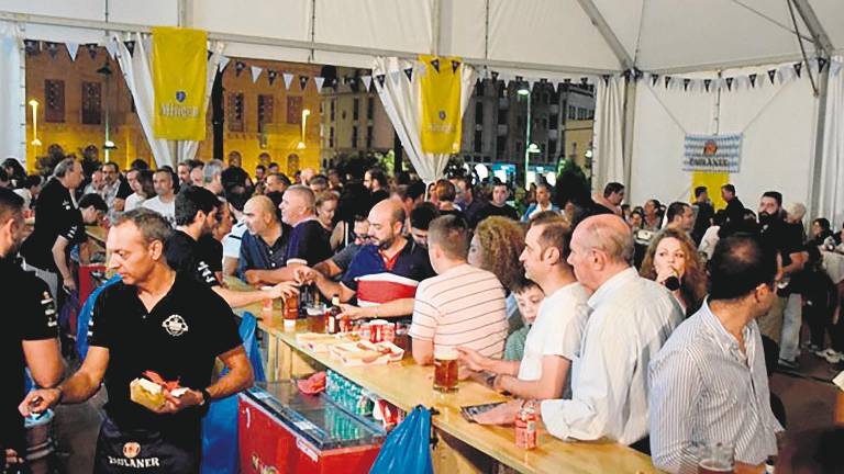 OktoberFest repite éxito en la Plaza del Ayuntamiento OktoberFest repite éxito en la Plaza del Ayuntamiento