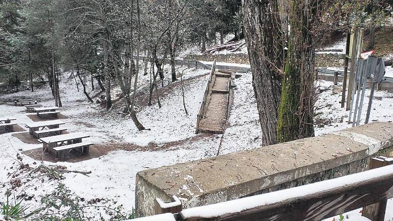 Tímido manto blanco por la DANA Tímido manto blanco por la DANA