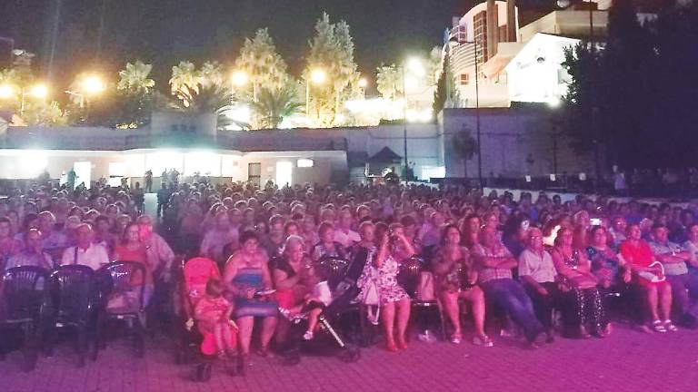 La copla embelesa a los marteños La copla embelesa a los marteños