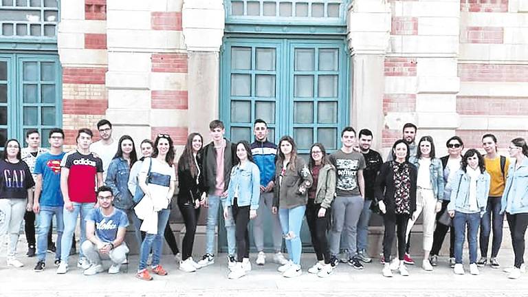 Tercer premio para alumnos del proyecto ABP “La Jaula” Tercer premio para alumnos del proyecto ABP “La Jaula”