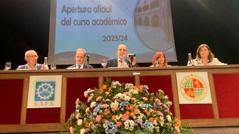 El rector de la UJA apuesta por “reforzar las alianzas” con el Centro Universitario SAFA de Úbeda El rector de la UJA apuesta por “reforzar las alianzas” con el Centro Universitario SAFA de Úbeda