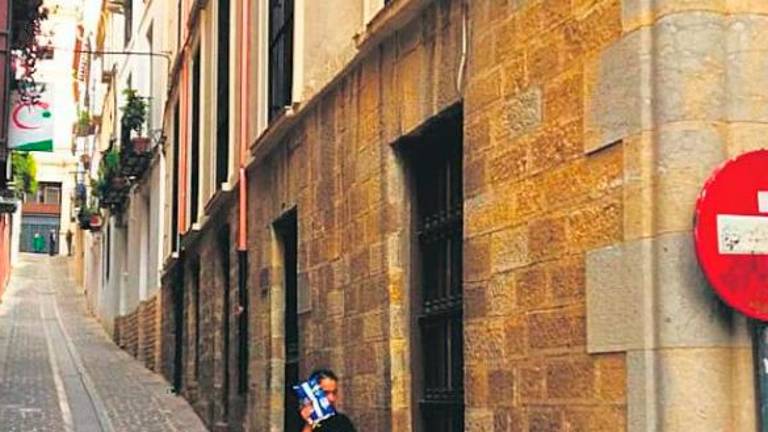 Una octogenaria fue detenida como sospechosa de arrojar la lejía a la Virgen del Rosario Una octogenaria fue detenida como sospechosa de arrojar la lejía a la Virgen del Rosario