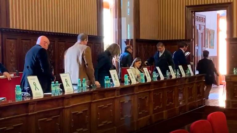 Las protestas a favor del olivar marcan el primer pleno del año Las protestas a favor del olivar marcan el primer pleno del año