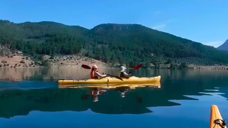 ¿Sin planes para este verano? Navega en la presa de Siles ¿Sin planes para este verano? Navega en la presa de Siles