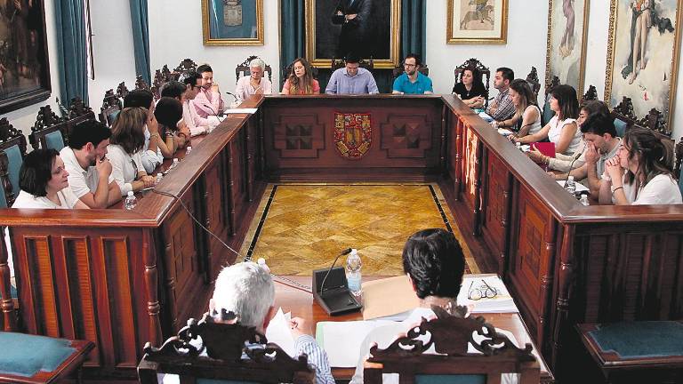 Los plenos son el segundo jueves del mes Los plenos son el segundo jueves del mes