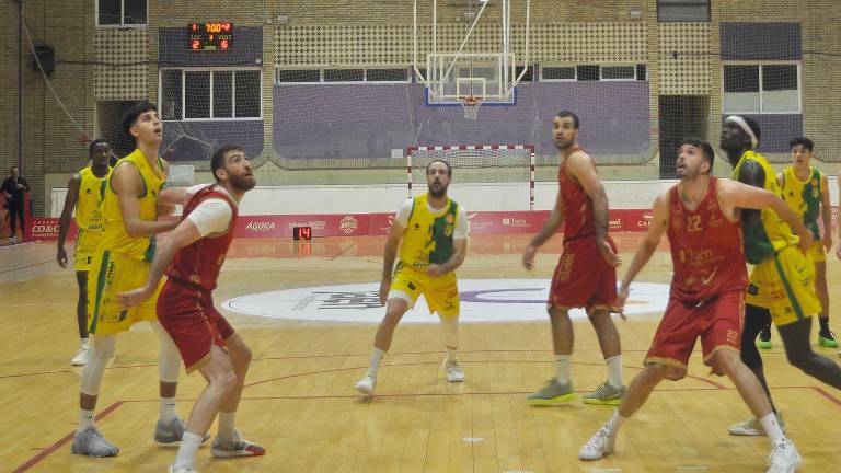 Jaén FS y Jaén CB pugnan por llevarse el derbi de la capital Jaén FS y Jaén CB pugnan por llevarse el derbi de la capital