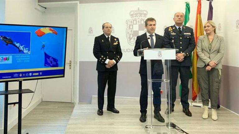 Jaén acogerá el desfile aéreo del Ejército con motivo del 1.200 aniversario de la capitalidad Jaén acogerá el desfile aéreo del Ejército con motivo del 1.200 aniversario de la capitalidad