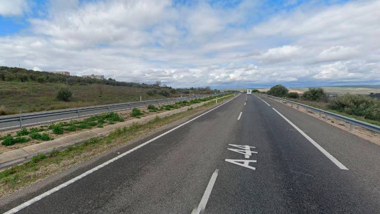 Frustrado el robo de un camión averiado en la A-44, a la altura de Mengíbar Frustrado el robo de un camión averiado en la A-44, a la altura de Mengíbar