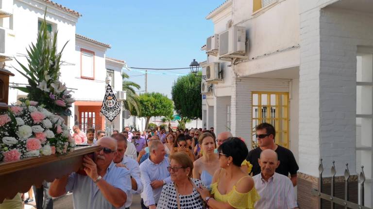 Un pueblo con su patrona Un pueblo con su patrona