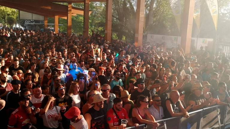 Cazorla baila al compás de la música Cazorla baila al compás de la música