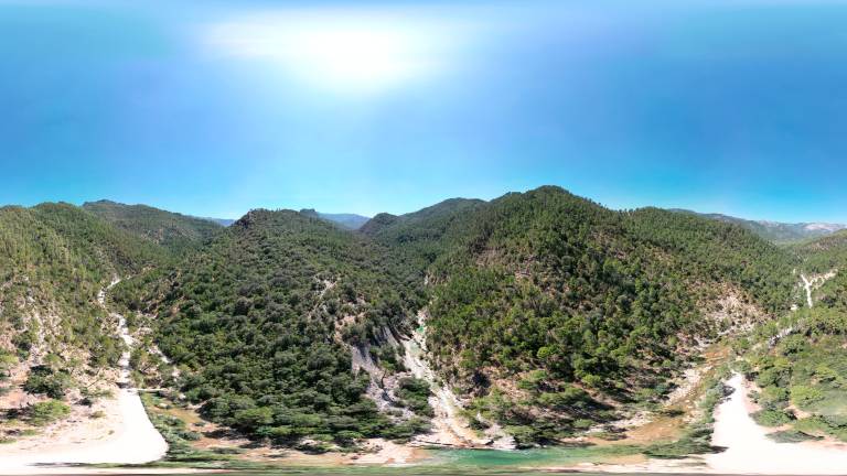 Están viendo una panorámica del río Borosa y el Arroyo de las Truchas... Están viendo una panorámica del río Borosa y el Arroyo de las Truchas...