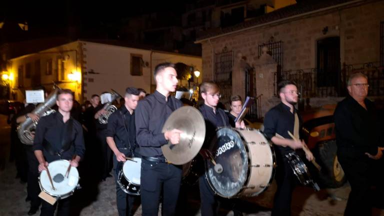 Rendidos ante la patrona Rendidos ante la patrona
