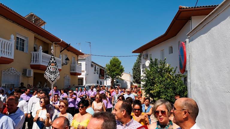 Un pueblo con su patrona Un pueblo con su patrona