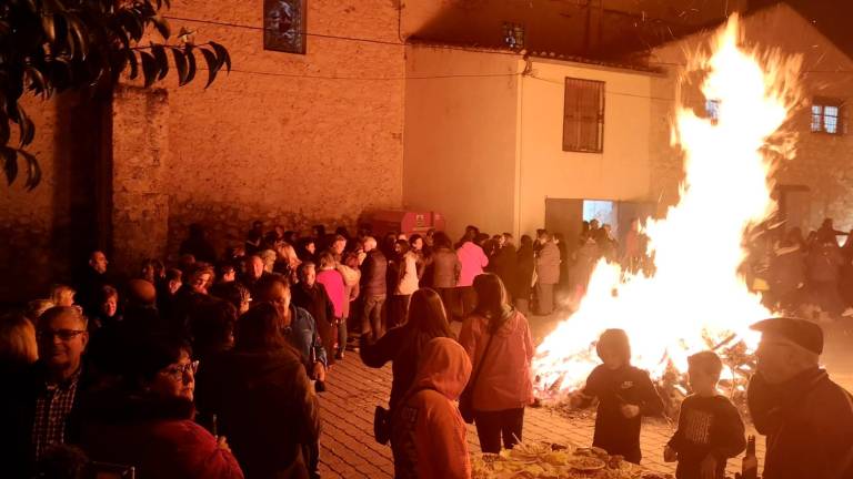 Los “castillos” se elevan al cielo por la Purísima Los “castillos” se elevan al cielo por la Purísima