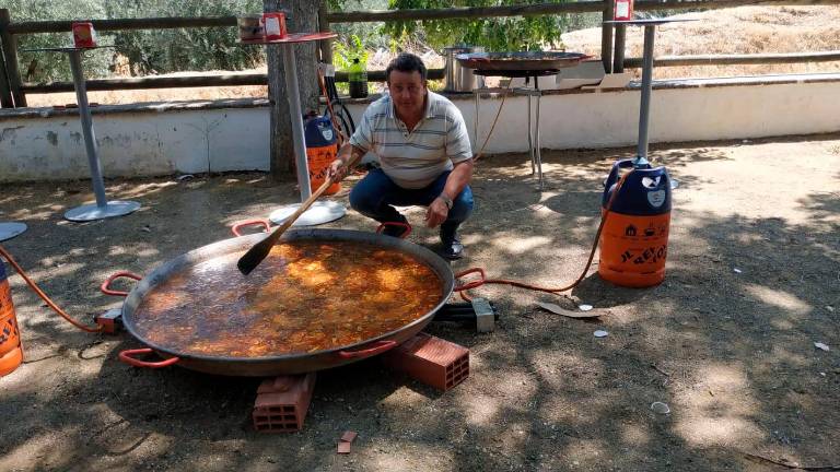 La fiesta y la alegría no cesan La fiesta y la alegría no cesan