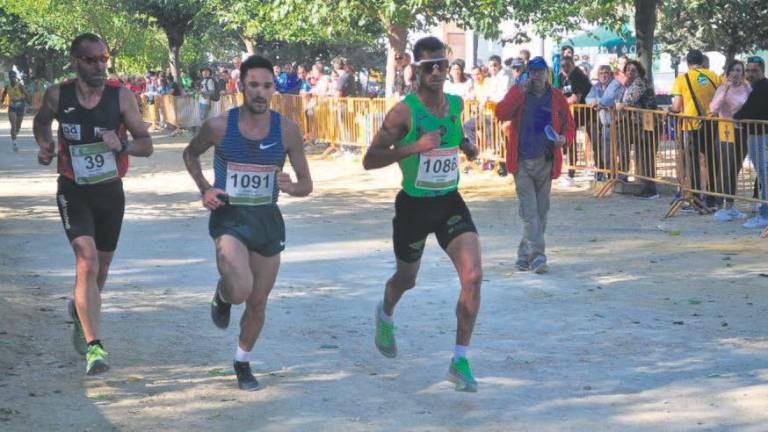 Los atletas más competitivos se dan cita esta mañana en la Media Maratón de Jaén Los atletas más competitivos se dan cita esta mañana en la Media Maratón de Jaén