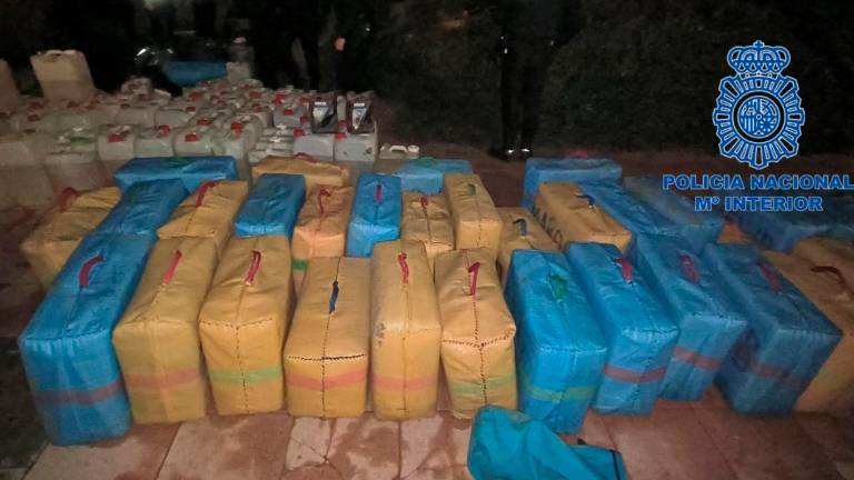 Incautados 1.500 kilos de Hachís en la plaza de Guadarranque Incautados 1.500 kilos de Hachís en la plaza de Guadarranque