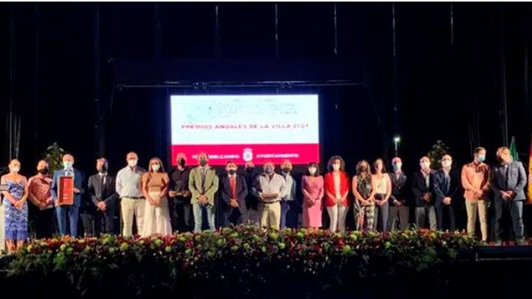 El Coro Romero Camino Viejo, Carlos Moral y Frutas Hermanos Garrido, premiados en Torredelcampo El Coro Romero Camino Viejo, Carlos Moral y Frutas Hermanos Garrido, premiados en Torredelcampo