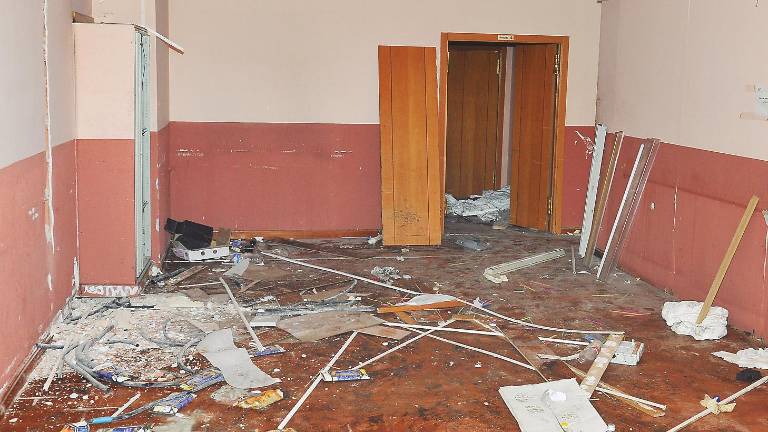 El hotel La Imora está a la venta en avanzado deterioro El hotel La Imora está a la venta en avanzado deterioro