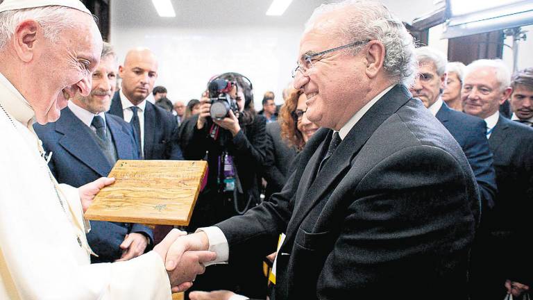 El Papa Francisco apadrina un olivo en Carboneros