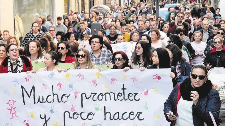 Protesta por la situación de las escuelas infantiles Protesta por la situación de las escuelas infantiles