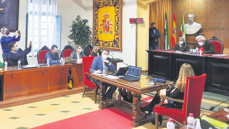 Rechazo en el pleno en Linares a la incompatibilidad de Palacios Rechazo en el pleno en Linares a la incompatibilidad de Palacios