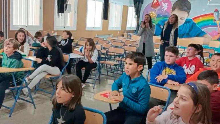 ‘Despechá’ marca el ritmo en el CEIP Pedro Corchado ‘Despechá’ marca el ritmo en el CEIP Pedro Corchado