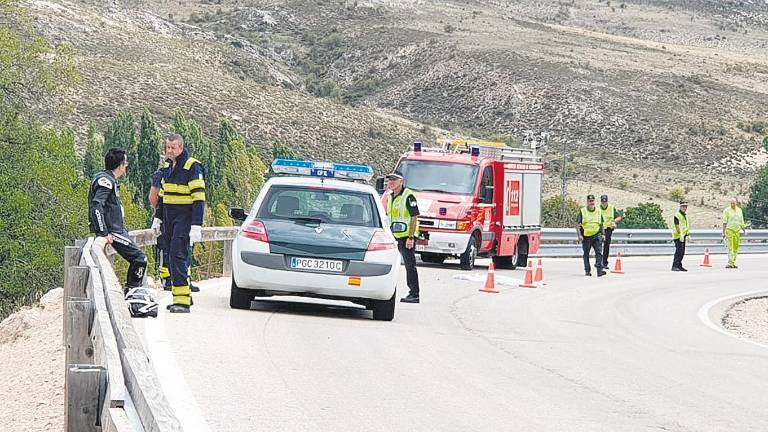 Fallece un motorista tras precipitarse por un barranco