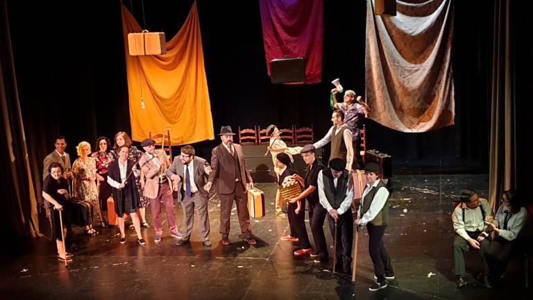 Un viaje solidario a través de puro teatro Un viaje solidario a través de puro teatro