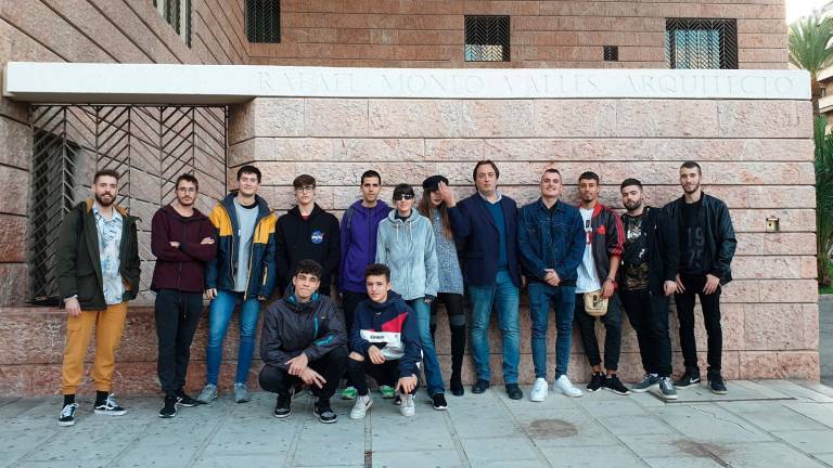 Primera mesa sobre la Cultura Urbana Primera mesa sobre la Cultura Urbana