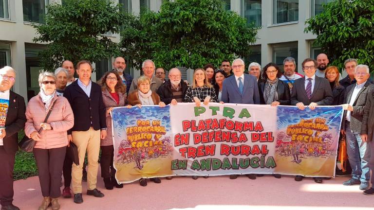 Fomento pide al Ministerio la revisión de todo el mapa ferroviario andaluz Fomento pide al Ministerio la revisión de todo el mapa ferroviario andaluz