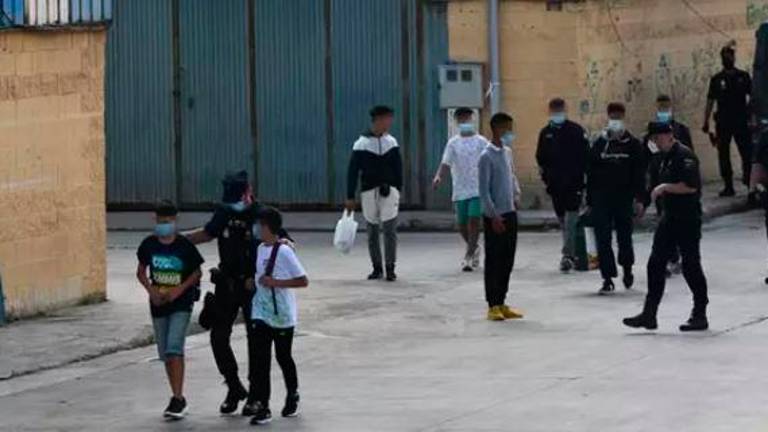 El Gobierno de Ceuta ha recibido más de 4.400 llamadas desde Marruecos preguntando por niños perdidos El Gobierno de Ceuta ha recibido más de 4.400 llamadas desde Marruecos preguntando por niños perdidos