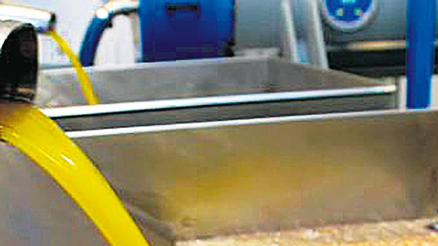 <i>Aceite recién prensado. / Diario JAÉN.</i> <i>Aceite recién prensado. / Diario JAÉN.</i>