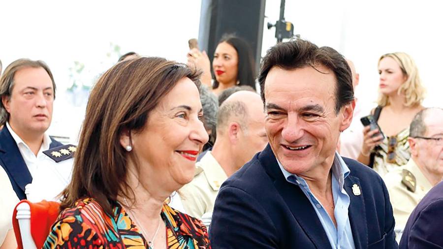 <i>Margarita Robles y Agustín González, en el acto de presentación del Cetedex.</i> <i>Margarita Robles y Agustín González, en el acto de presentación del Cetedex.</i>
