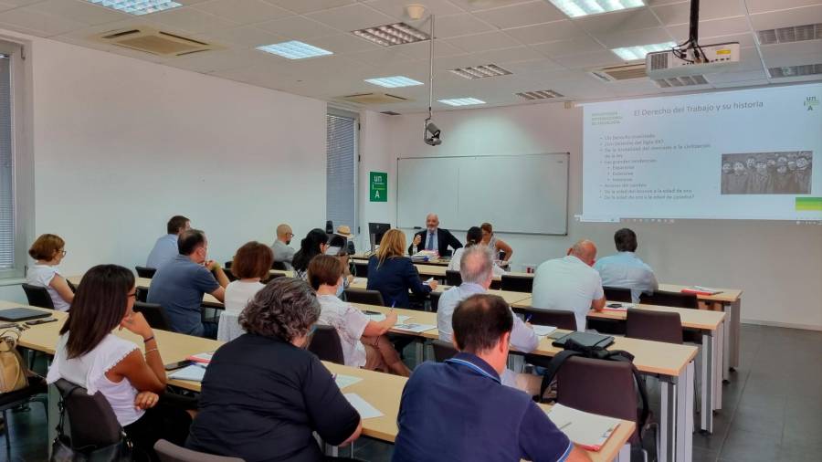 Diez posgrados de especialización en inteligencia artificial, gestión de datos y digitalización Diez posgrados de especialización en inteligencia artificial, gestión de datos y digitalización