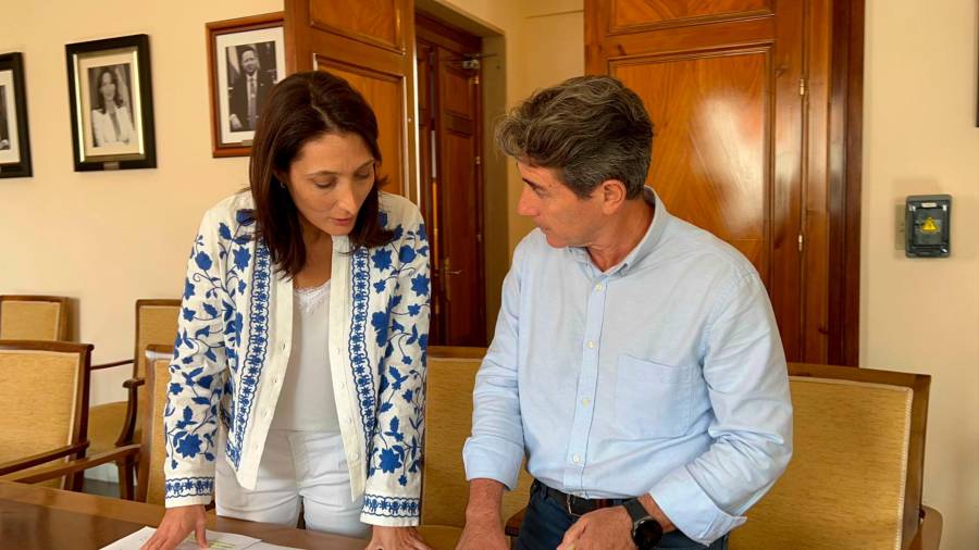 <i>Mónica Moreno y José María Álvarez, ¡tras la reunión. / Ayuntamiento de Jaén.</i> <i>Mónica Moreno y José María Álvarez, ¡tras la reunión. / Ayuntamiento de Jaén.</i>